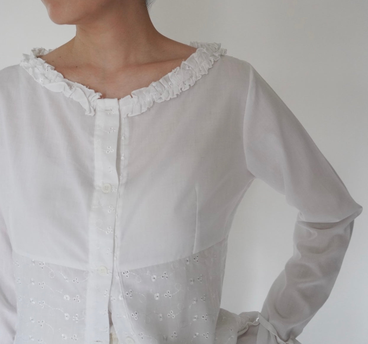 90s Lace Design Blouse