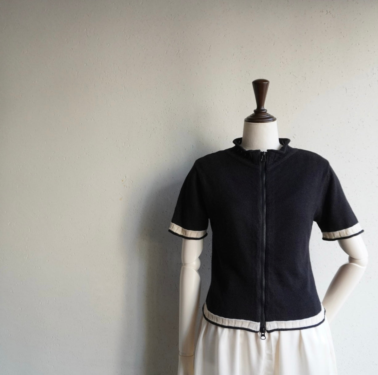 90s EURO Zipped Top