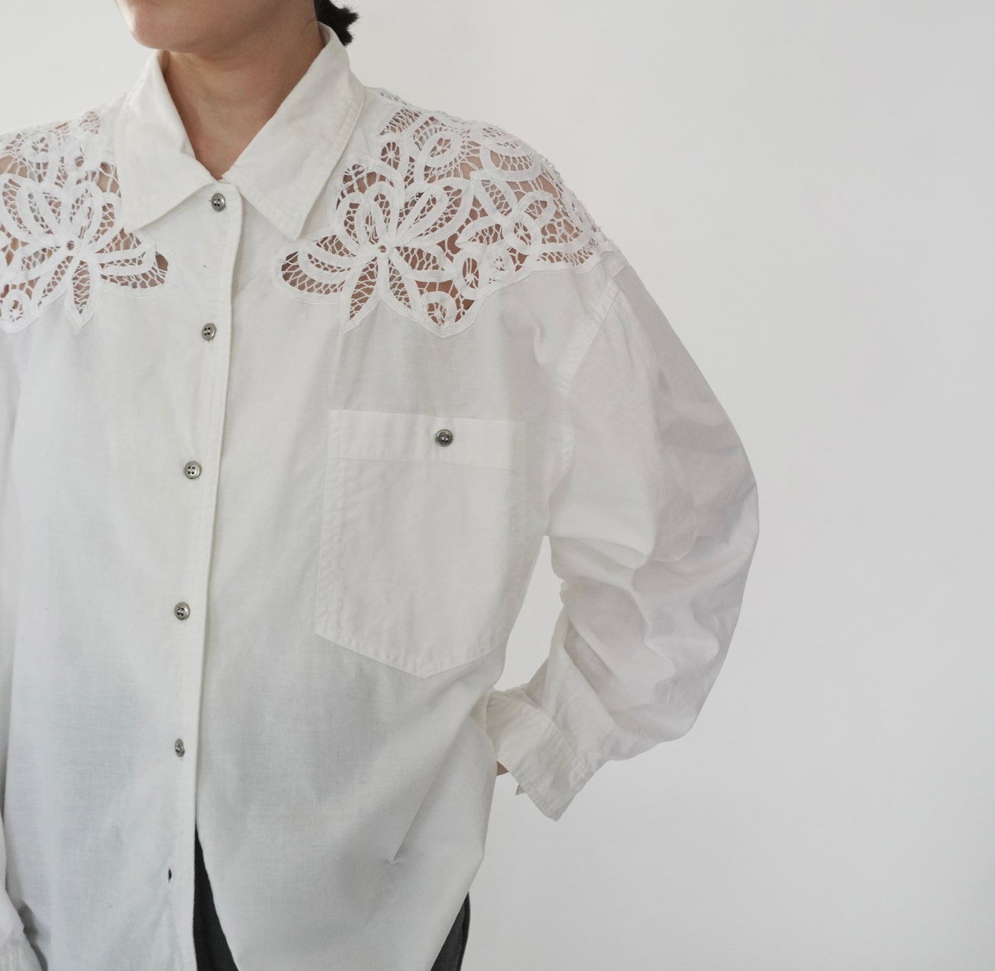 90s Lace Design Shirt
