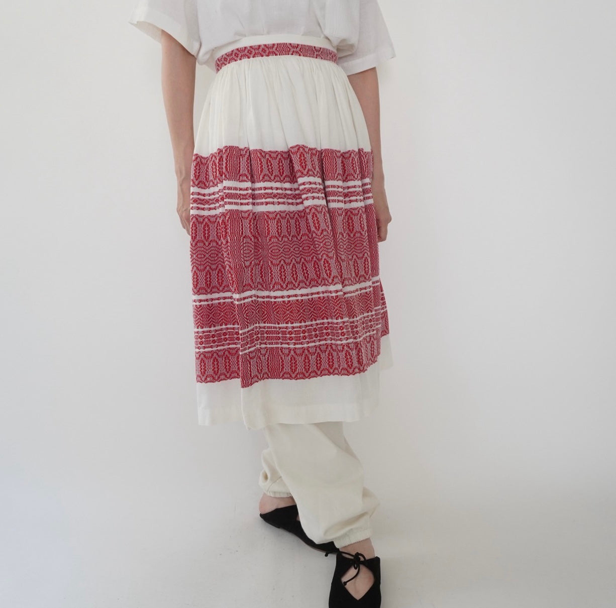 60s Embroidery Skirt