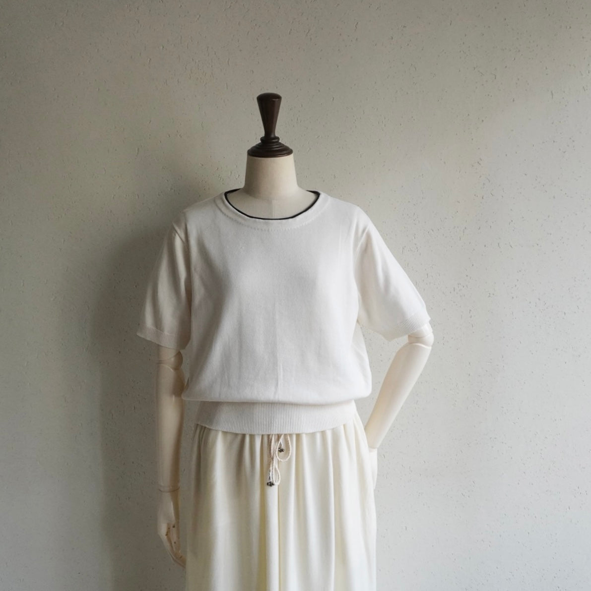 90s Line Design Top