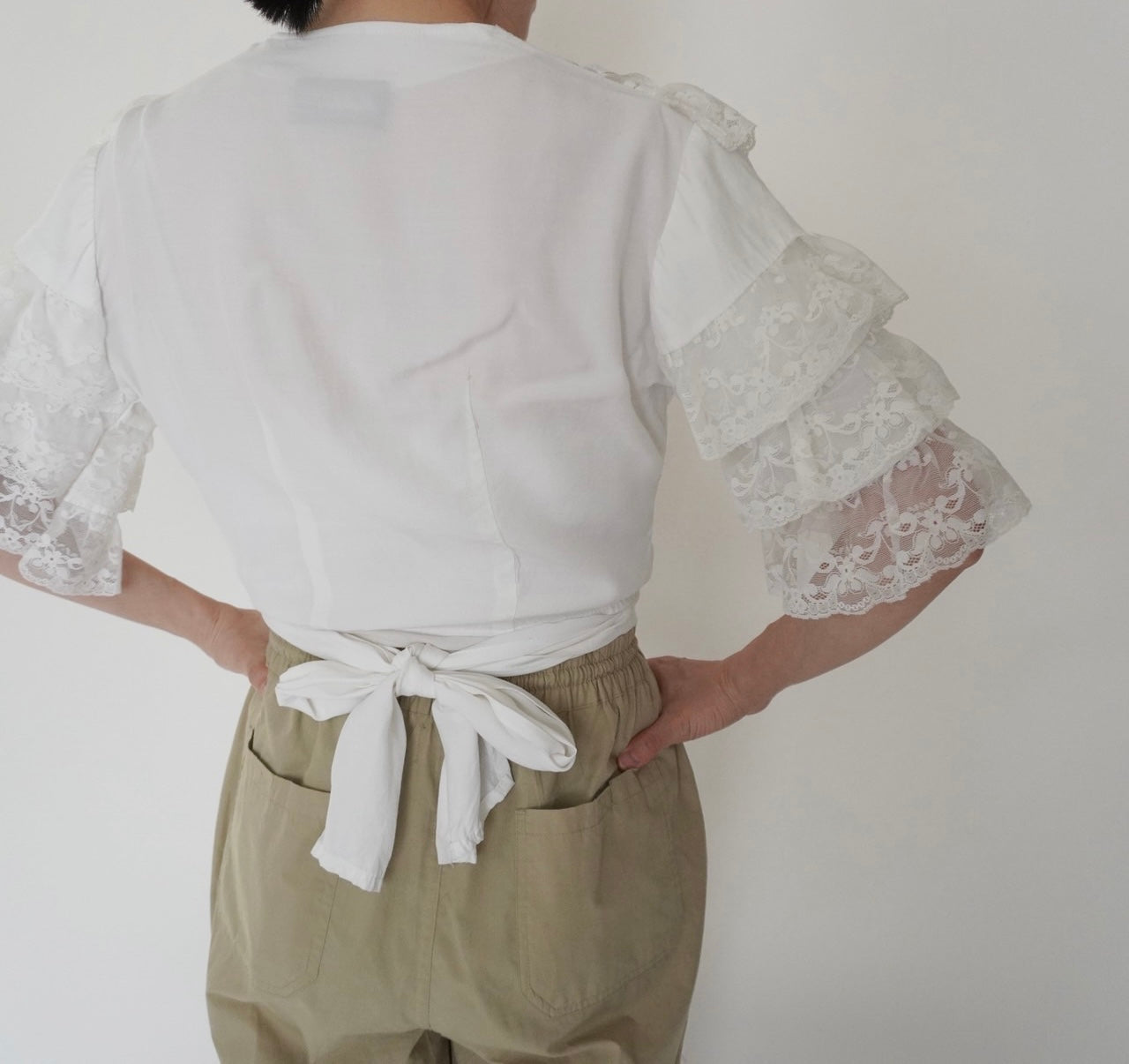 80s Lace Design Blouse