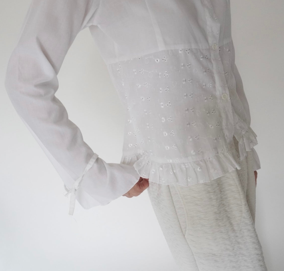 90s Lace Design Blouse