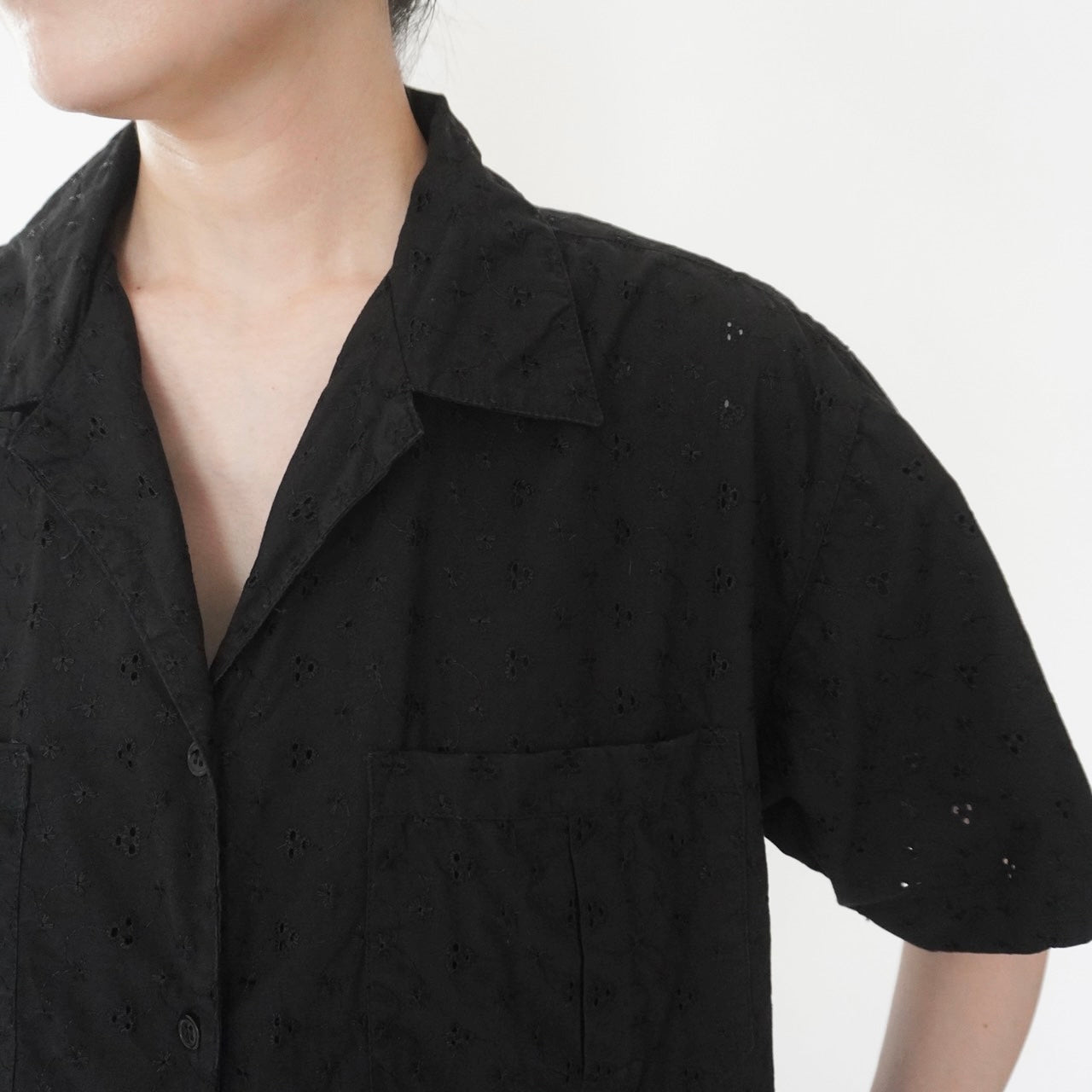 90s Embroidery Cut Lace Design Shirt