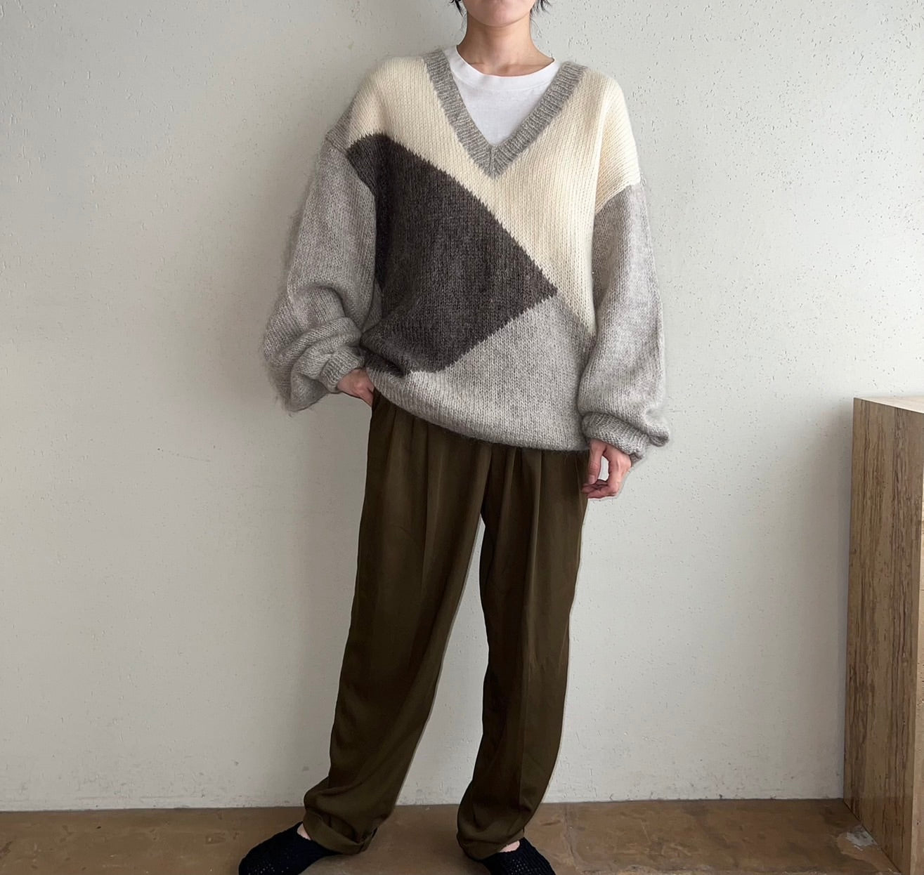 90s V-Neck Knit Sweater