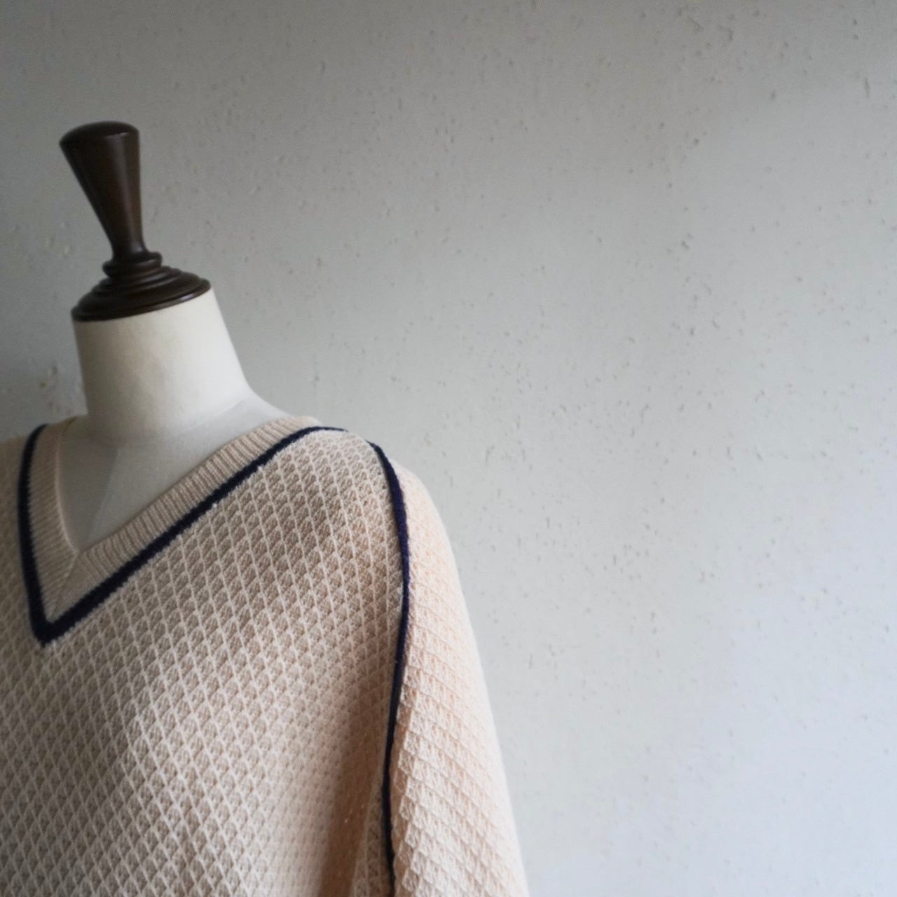 80s Line Design Knit Top