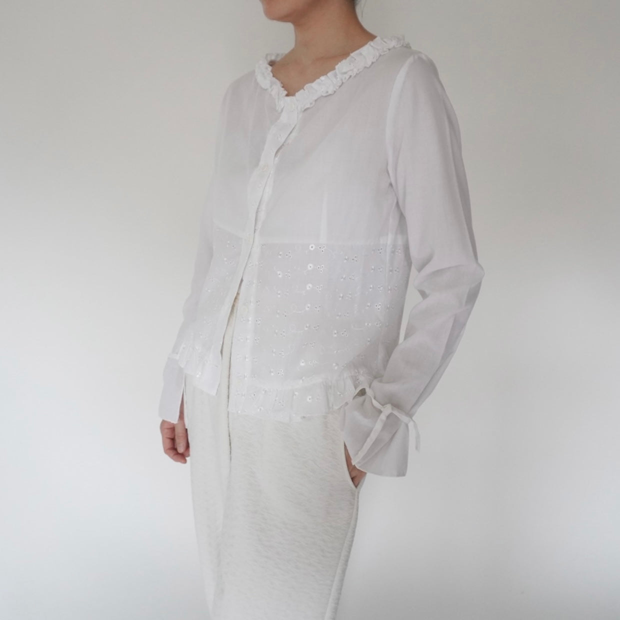90s Lace Design Blouse