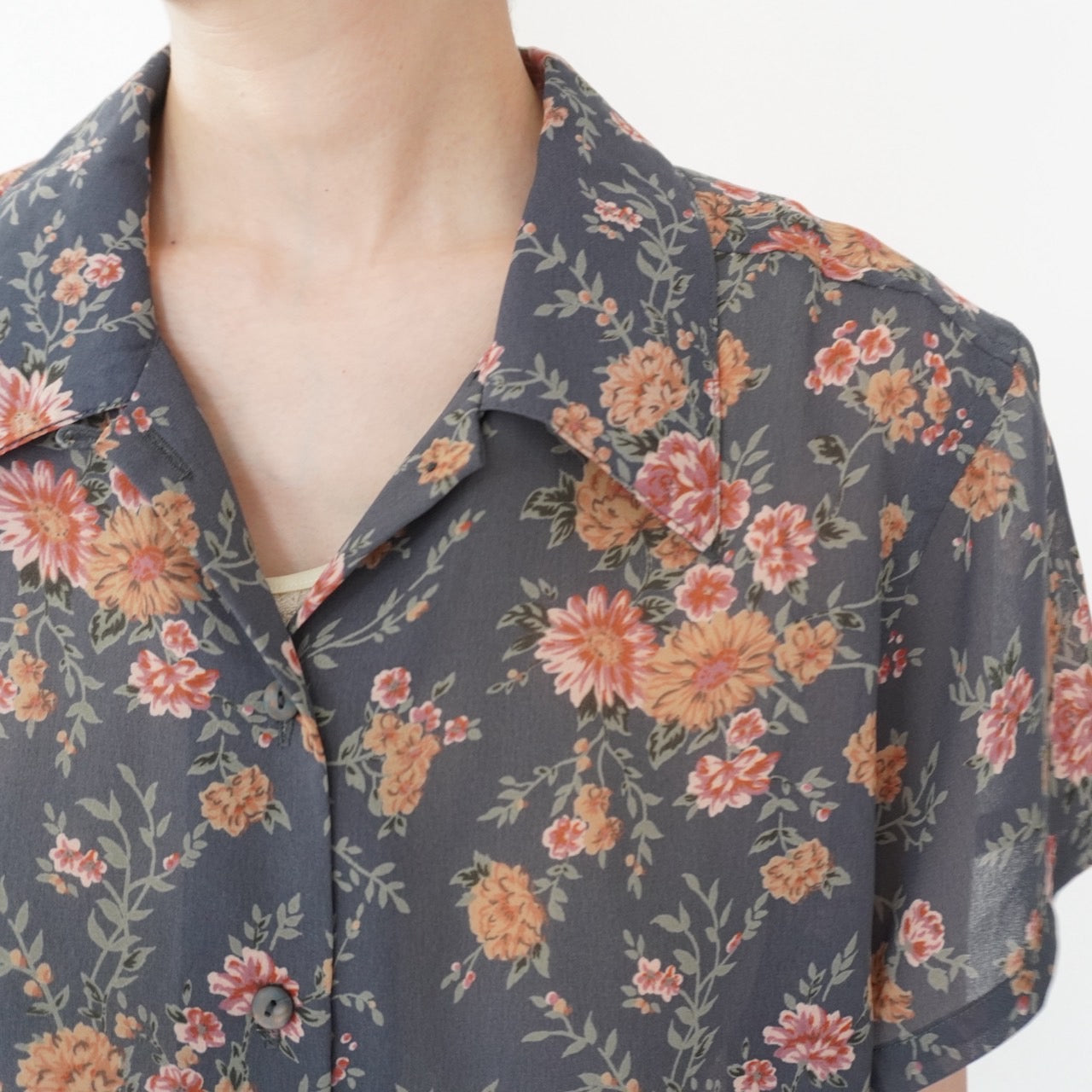 90s Floral Print Shirt