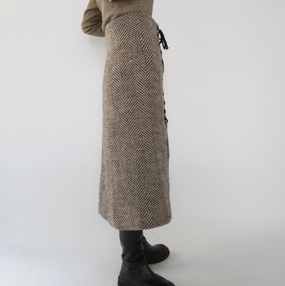 60s,70s "TRAINA BOUTIQUE" Lace Up Design Skirt