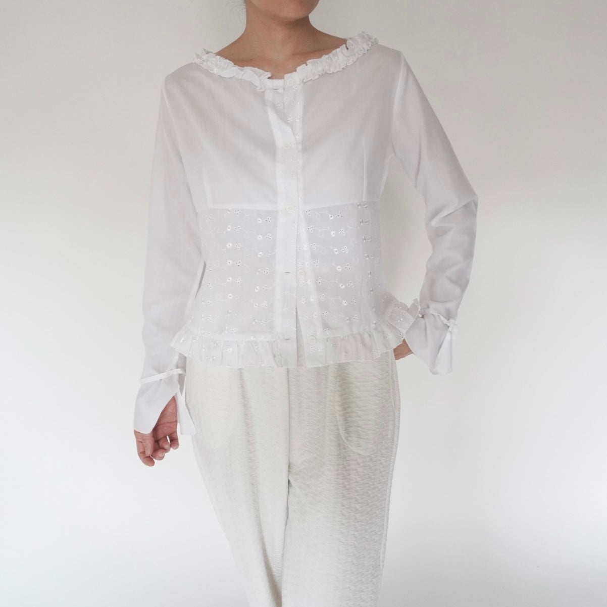 90s Lace Design Blouse