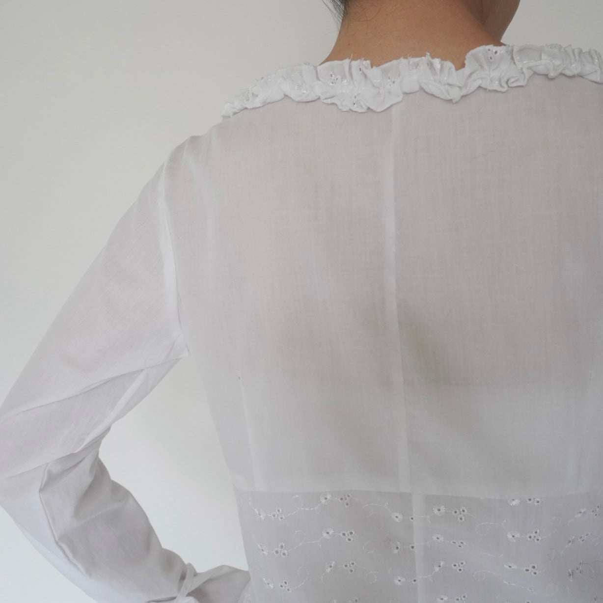 90s Lace Design Blouse