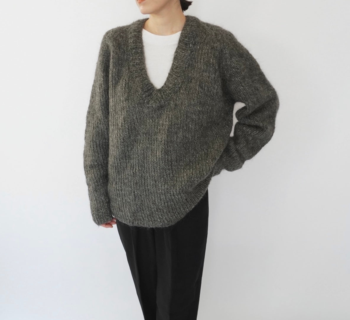 80s V Neck Knit