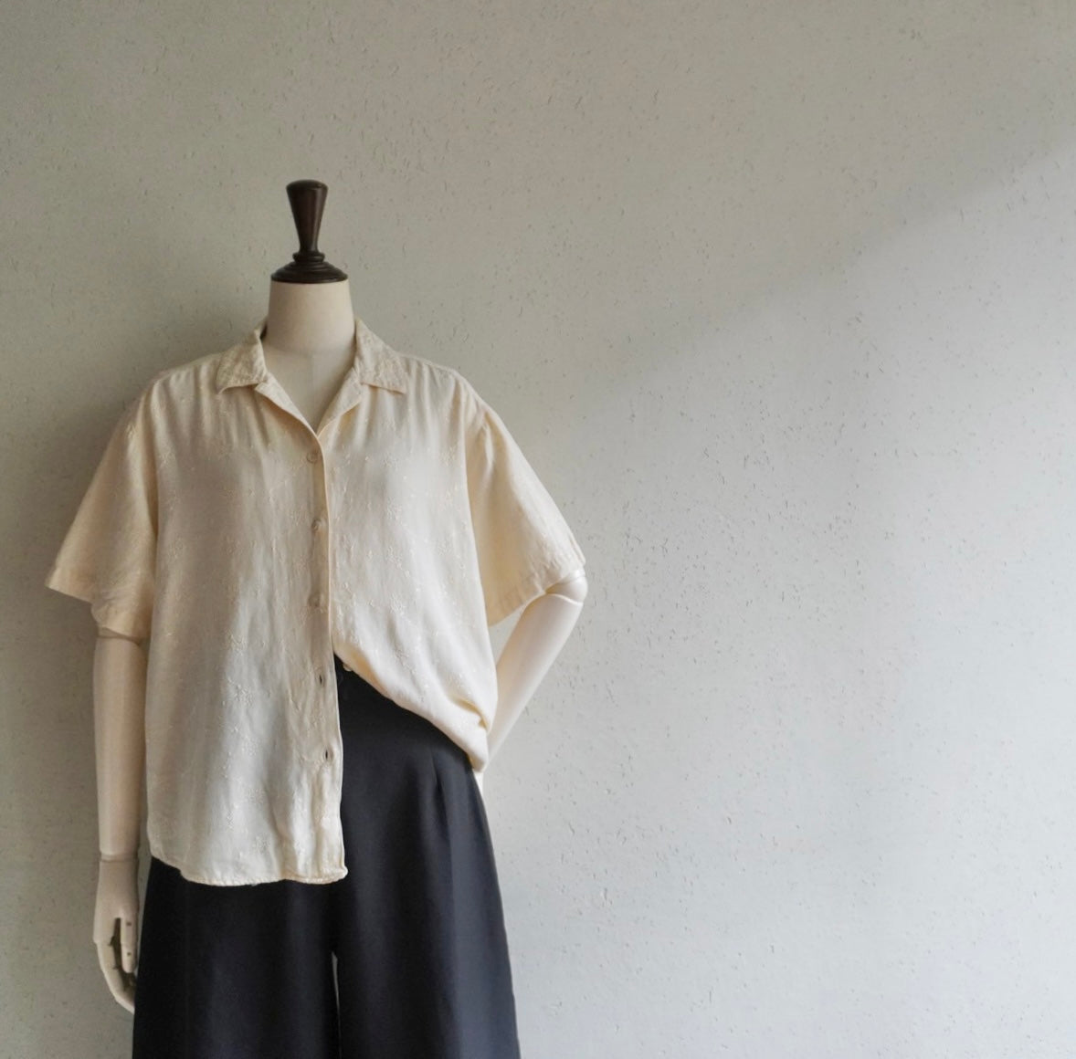 90s Embroidery Shirt