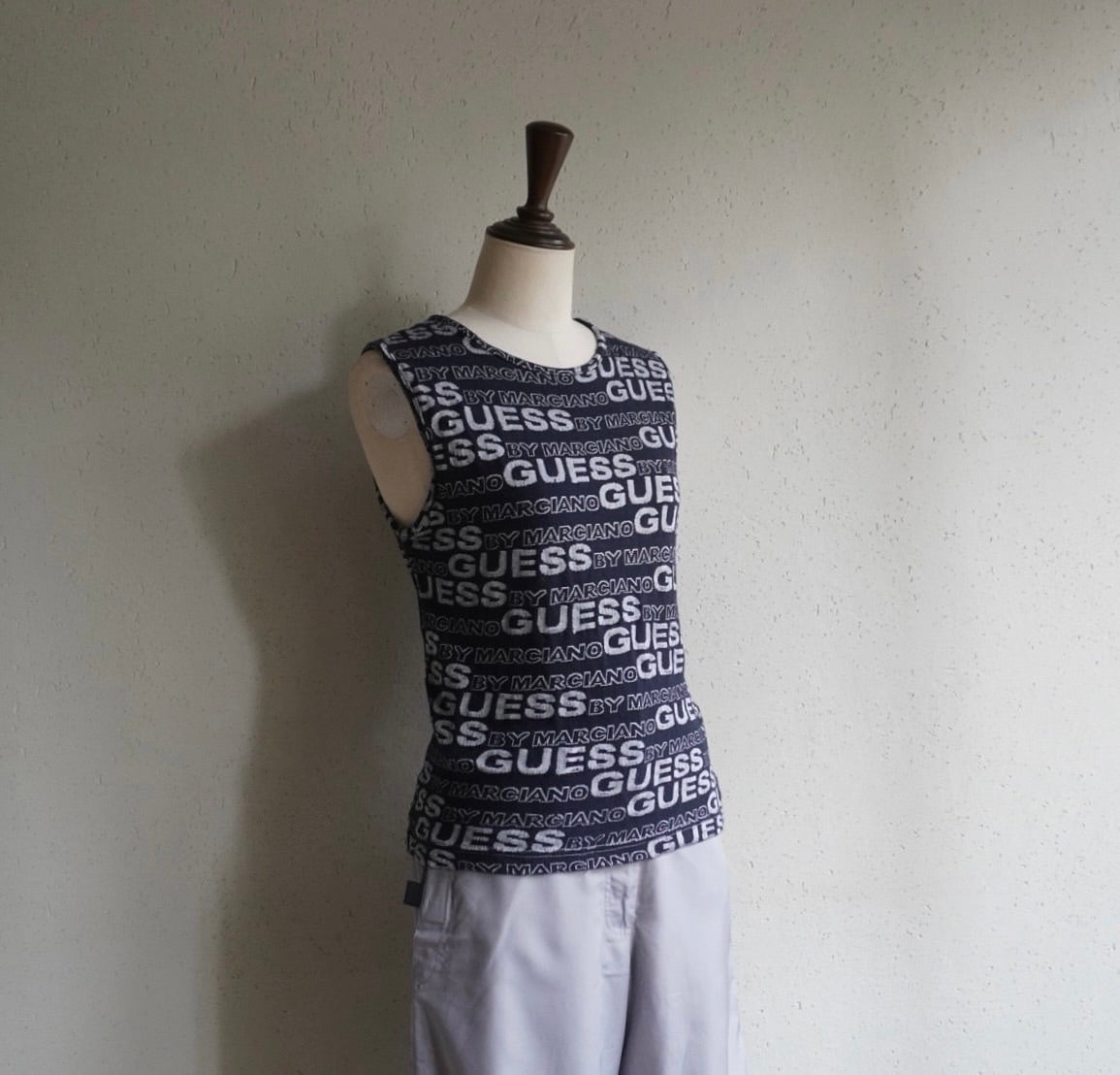 90s "GUESS" Sleeveless Top