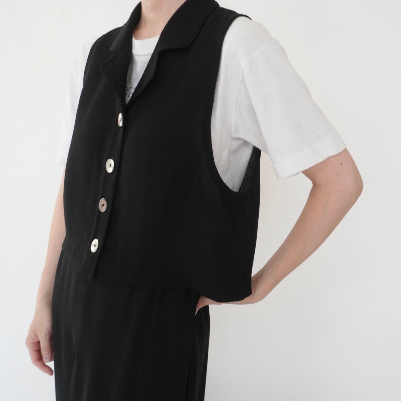 90s Black Sleeveless Shirt