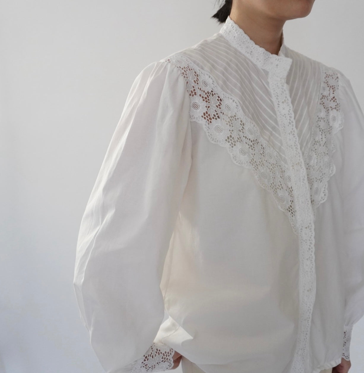90s EURO Lace Design Blouse