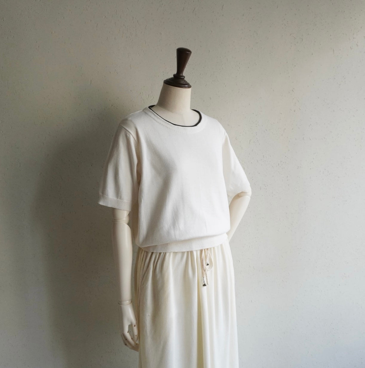 90s Line Design Top
