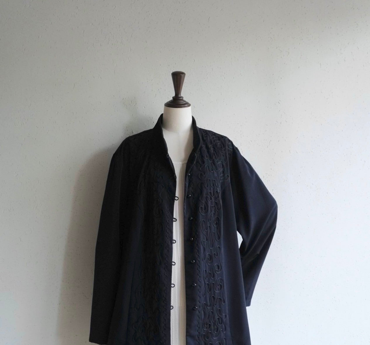 90s Black Embroidery Blouse