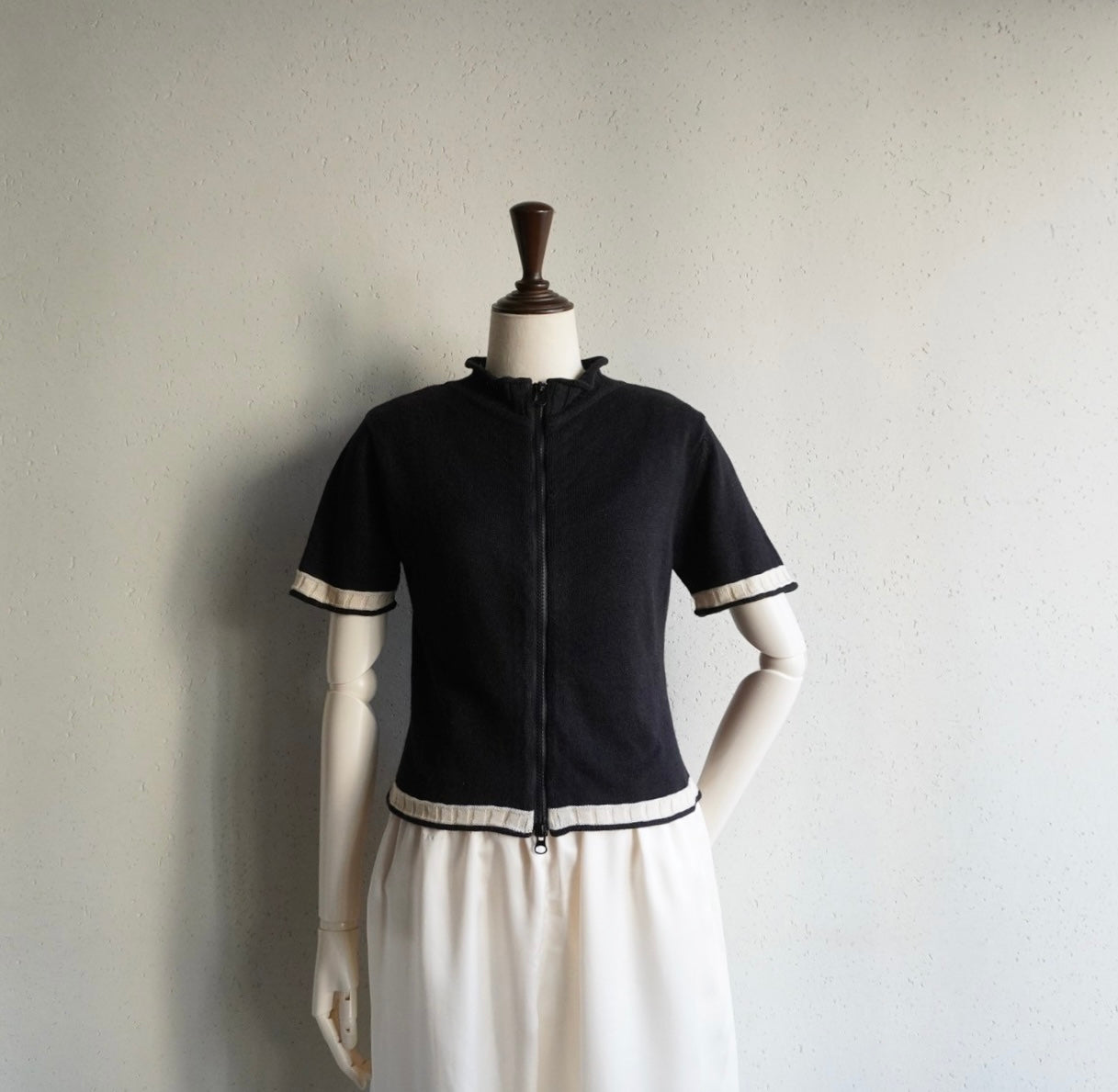 90s EURO Zipped Top
