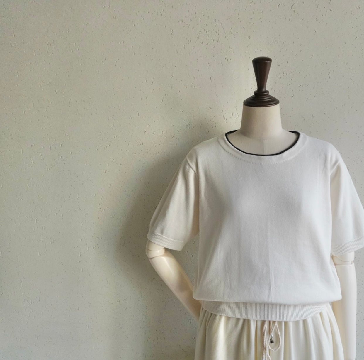 90s Line Design Top