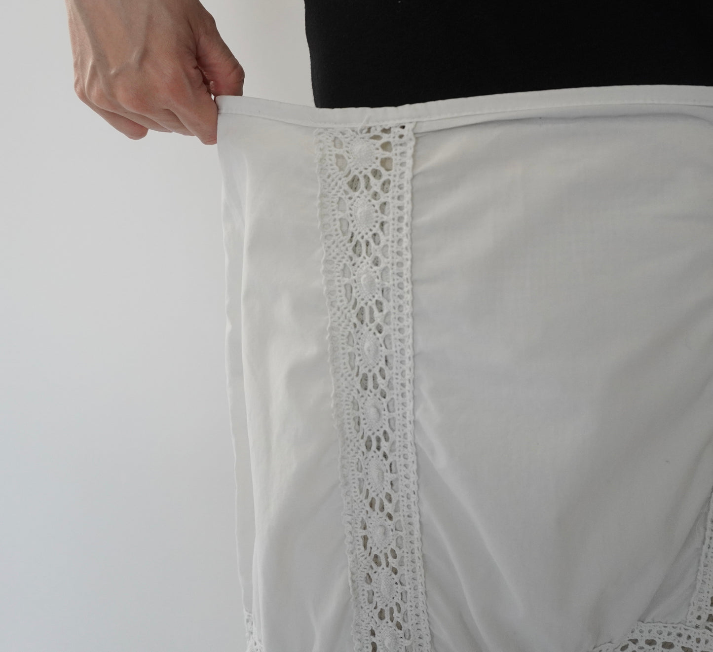 80s Lace Design Skirt Made in Italy
