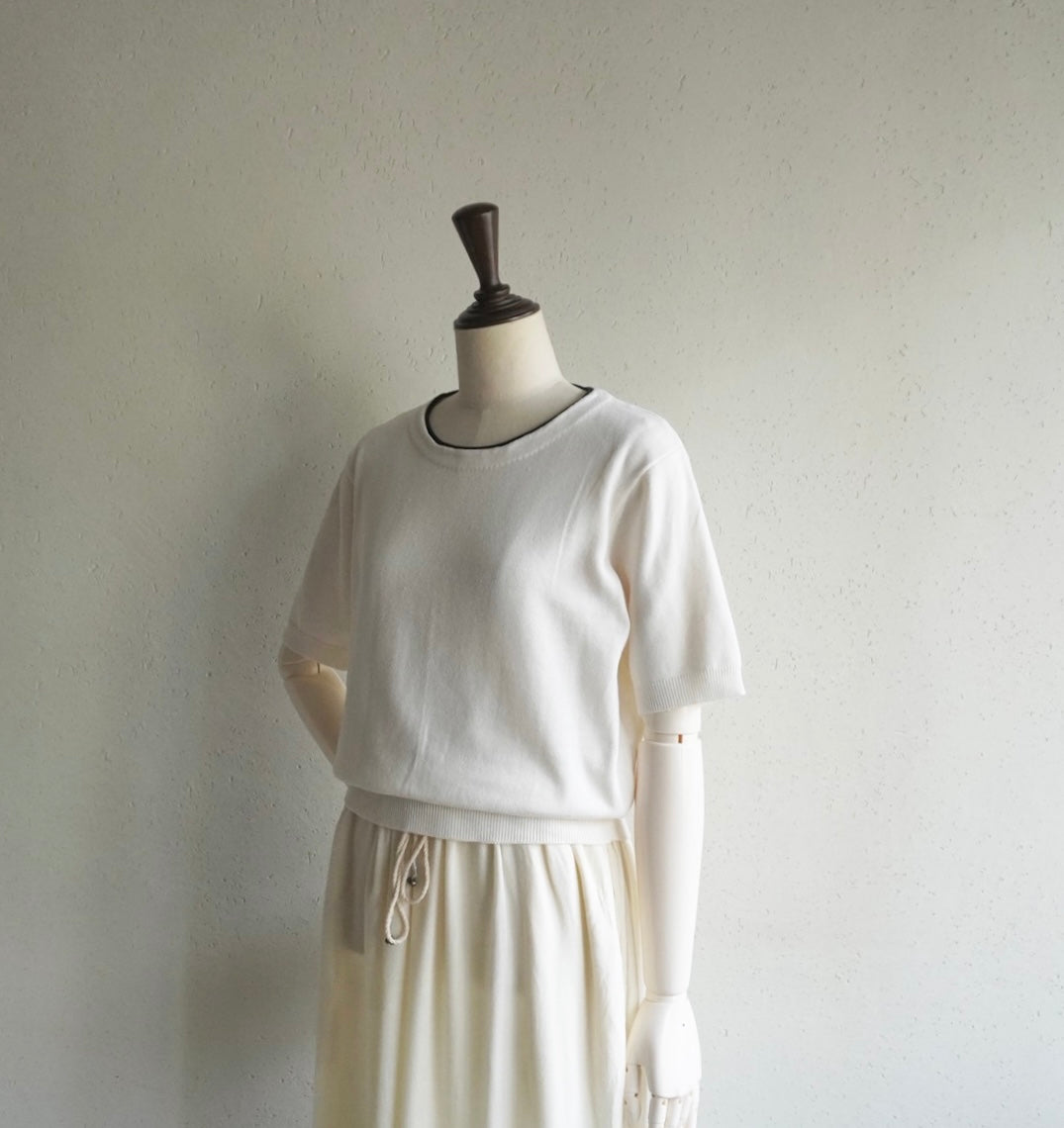90s Line Design Top