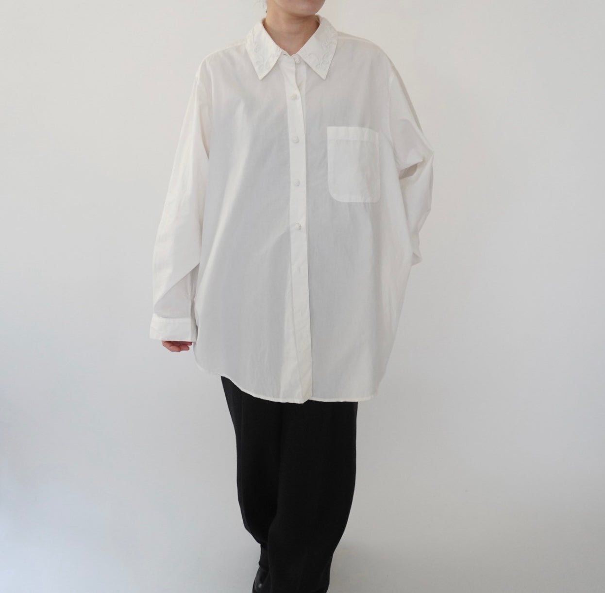 90s Embroidery Collar Shirt