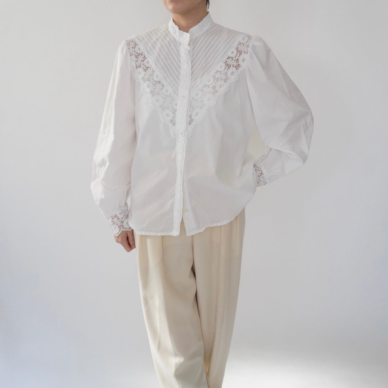 90s EURO Lace Design Blouse