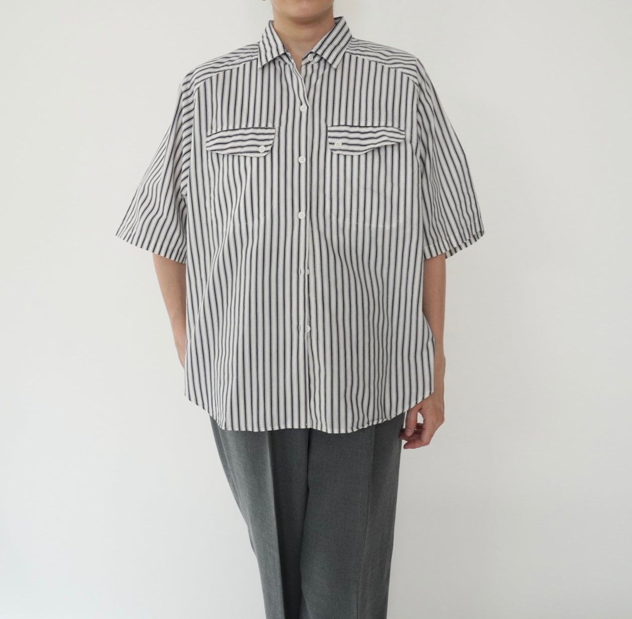 90s Striped Design Shirt