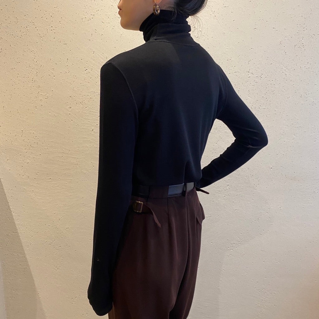 Kraud TIGHT-FIT TURTLE NECK TOP