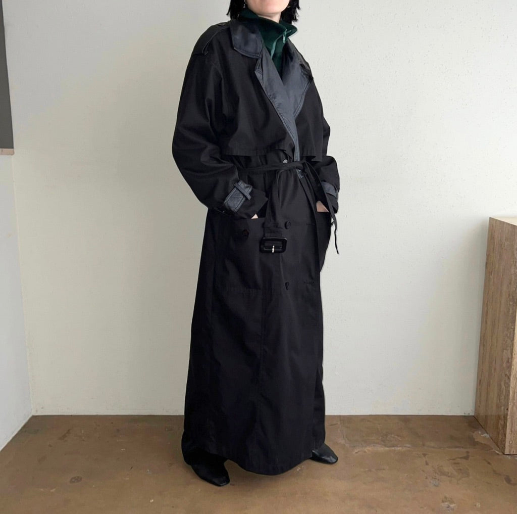 90s Black Design Coat